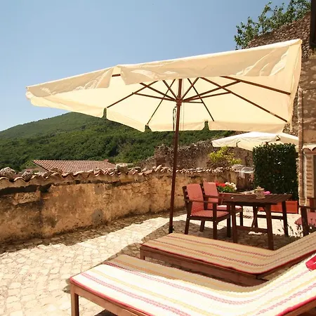 Aparthotel Sotto Il Castello Gagliano Aterno