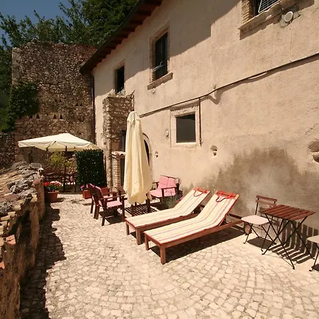Aparthotel Sotto Il Castello Gagliano Aterno