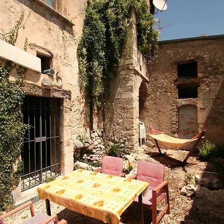 Sotto Il Castello Gagliano Aterno