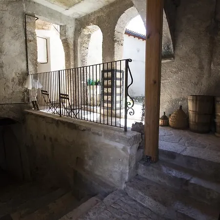 Aparthotel Sotto Il Castello Gagliano Aterno